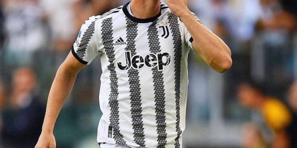 巴萨与AC米兰争夺弗拉霍维奇 意甲金靴前往沙特赚取高薪，年薪翻五倍