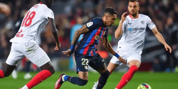 周一008 西甲对决：攻防转换定节奏！塞维利亚高效反击冲胜，维戈塞尔塔防反承压