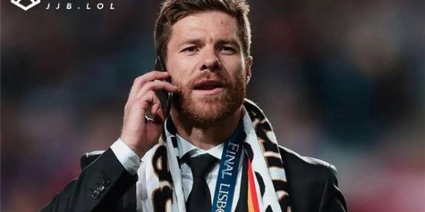 西甲：齐达内点拨阿隆索，皇马和药厂不一样