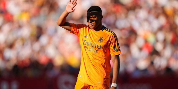 皇马2-0完胜塞维利亚：贝林厄姆破门，姆巴佩出彩锁定西甲金靴