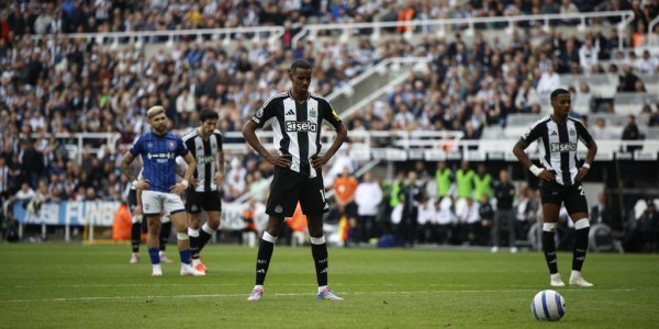 利物浦重磅转会：努涅斯转投沙特阿尔希拉尔