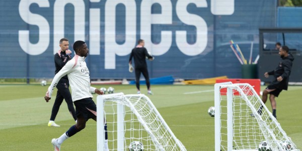 巴黎圣日耳曼与国际米兰欧冠巅峰对决：从战术到球员表现，深度解析两队优劣势