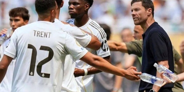 慌了！阿隆索密会2大核心服软，皇马更衣室裂痕能修复？