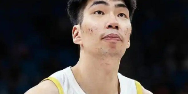 余嘉豪完成西乙联赛首秀赛后与前队友谈西乙和西甲的差距&amp;amp;月薪